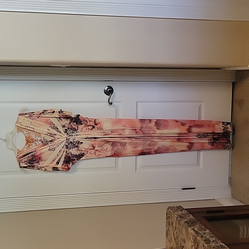 Maxi comfortable tie dye n peach,yellow,orange with brown.size small One World